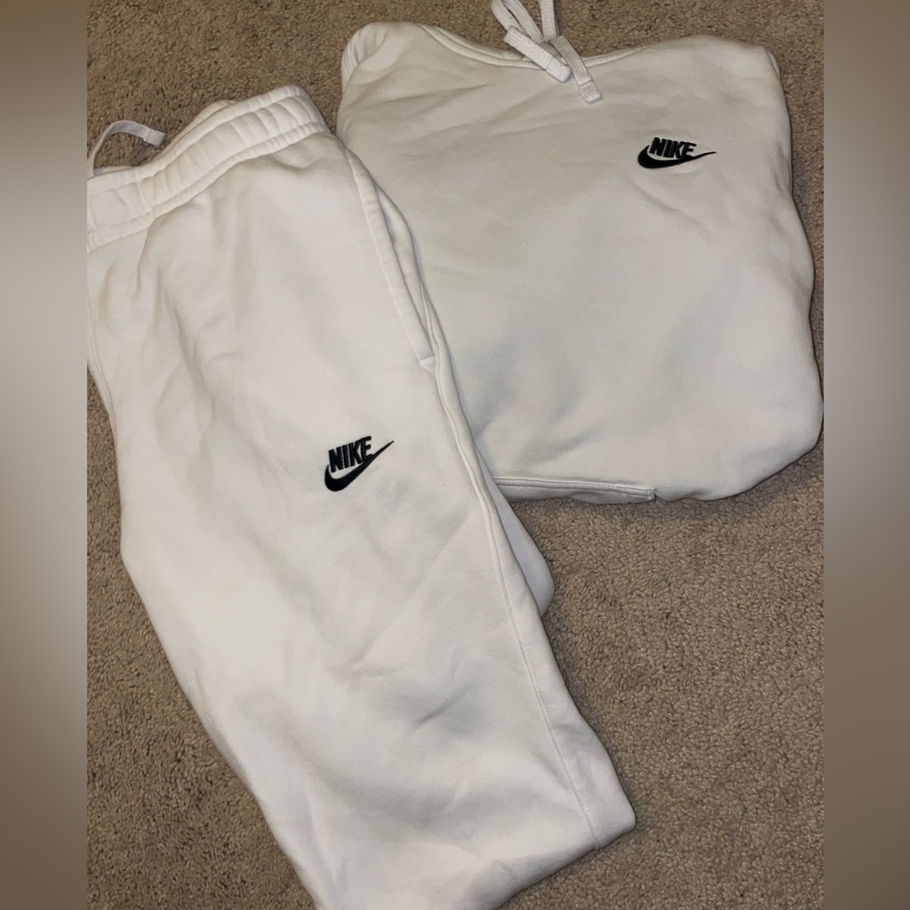 White Nike sweat set